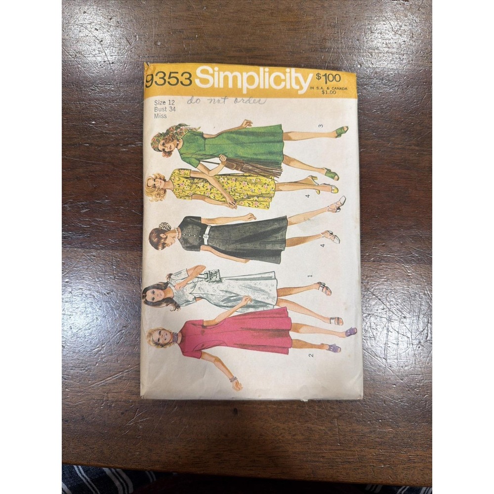 Simplicity 9353 VTG 1971 Sewing Pattern Misses Dress Size 12